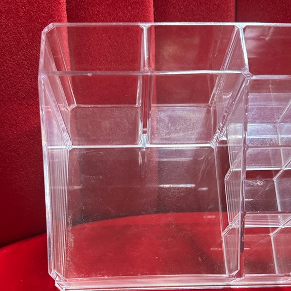 Clear Acrylic Organizer - Picture 4 of 5
